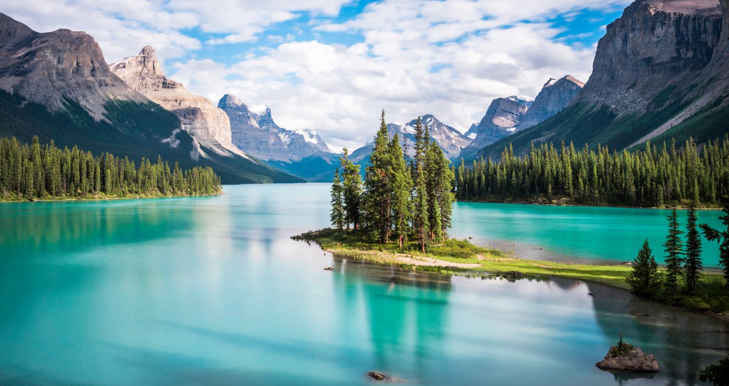 5 Gorgeous Canadian Landmarks Everyone Needs To See