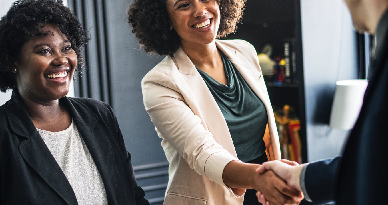 The Best Curly Hairstyles for a Corporate Event