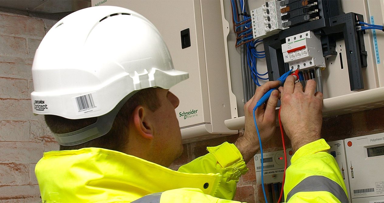 When You’re Hiring, Make Sure You Hire A Licensed Electrician