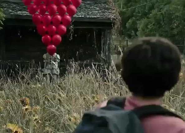 Mentre nel libro l'azione si svolge nel 1958, nel film gli eventi si svolgono nel 1989.