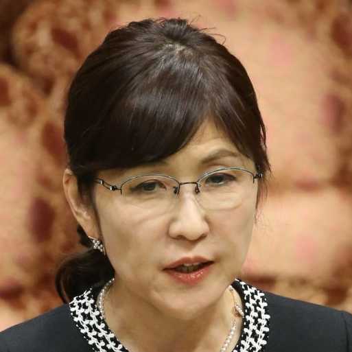 稲田朋美防衛相
