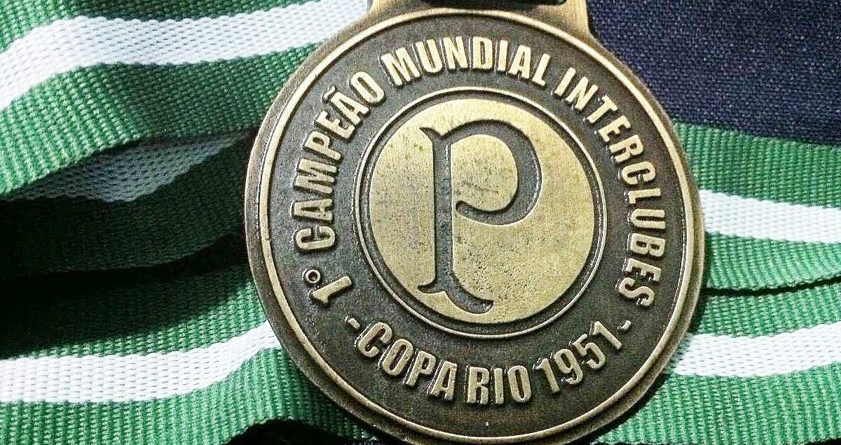 Medalha Campeão Mundial 1951 Palmeiras  Palmeiras campeão mundial, Campeões  mundiais, Primeiro campeão mundial