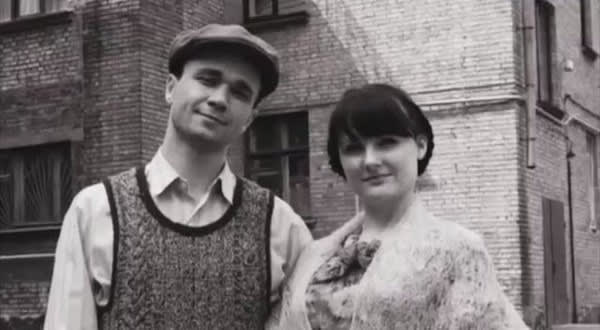Sergei Ponomarenko junto a su prometida. Foto revelada de su cámara en 2006.-