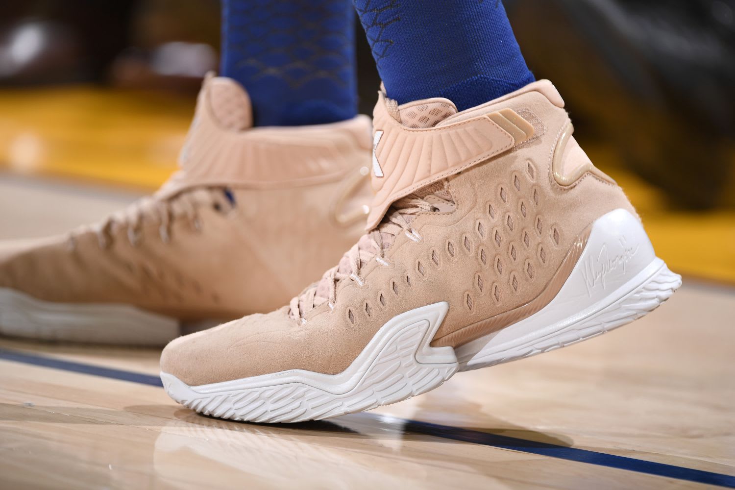 Klay Thompson's new signature shoes is unveiled : r/warriors