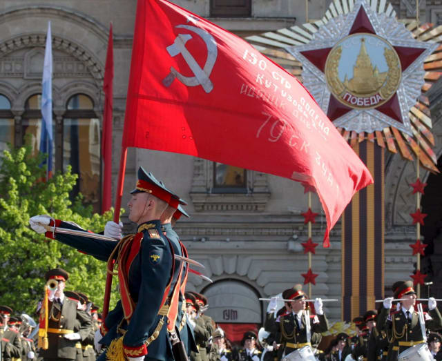 Todo dia 9 de maio, os russos comemoram o Dia da Vitória, comemorando a rendição da Alemanha nazista à União Soviética e aos países aliados.