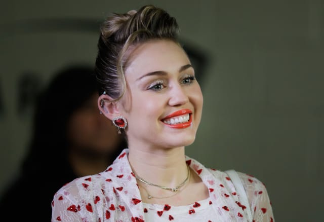 En 2015 la cantante y actriz Miley Cyrus se declaró pansexual. En una entrevista a 'Elle' afirmó: "yo soy muy abierta, soy pansexual, con quien estoy no tiene nada que ver con el sexo". Cyrus ha defendido por muchos años su papel como activista a favor de la comunidad LGBTI.