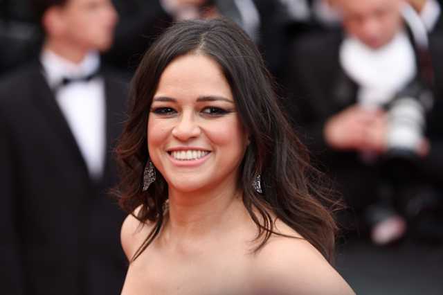 Michelle Rodríguez también afirmó ser pansexual. La actriz de 'Rápido y furioso' habló sobre su orientación en 'Entertainment Weekly'. "Soy jodidamente curiosa como para quedarme sentada y no descubrir", agregó.