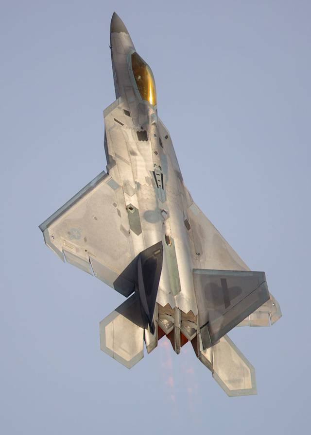 קרב אווירי עולמי: מטוסי העל של המעצמות F22 SU57 J20 Lpe1b9s9rfxh2xgr5qgt