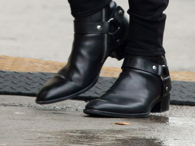 QUIZ: Do These Snazzy Shoes Belong To Harry Styles? | Playbuzz