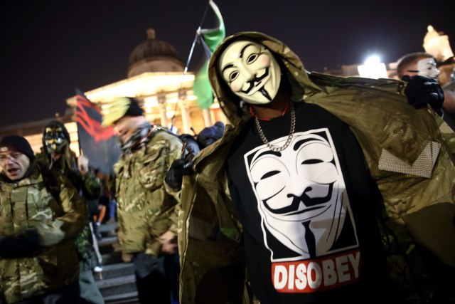 Enorme protesto do Anonymous toma as ruas de Londres - 2