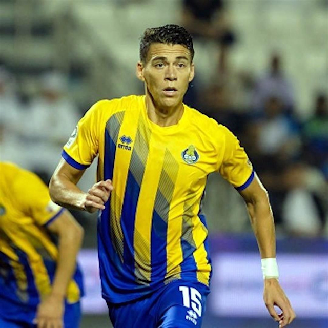 Años en Europa: 12Edad al dejar Europa : 31 años Un defensa central que parecía ir a la baja, prefirió probar las mieles de una Liga en crecimiento como la de Qatar, con el club Al-Gharafa.El zaguero dejó atrás su amplia experiencia en Europa con equipos de España, Italia y Holanda, donde alcanzó las mieles del triunfo.