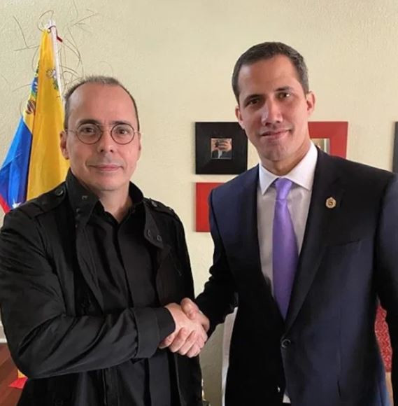 El asesor J.J. Rendón con el líder opositor Juan Guaidó, reconocido como "Presidente encargado" de Venezuela por varios países.