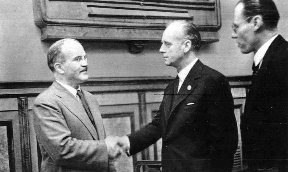 Viacheslav Mólotov y Joachim von Ribbentrop