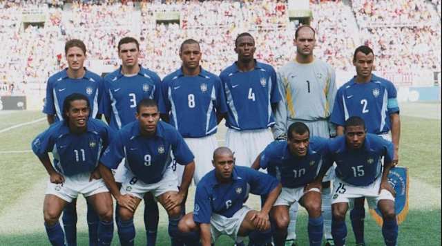 15 Anos Do Penta Ronaldinho Rouba A Cena E Selecao Tem Virada Para Ingles Ver Lance