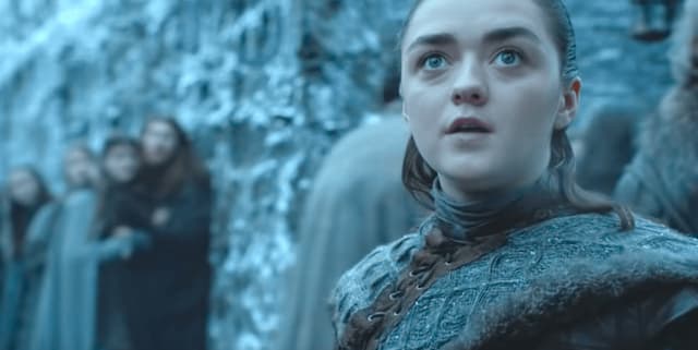 Arya viendo por primera vez a los dragones de Daenerys Targaryen, en el 1x08 de ‘Game Of Thrones’, estrenado el pasado 14 de abril.- 