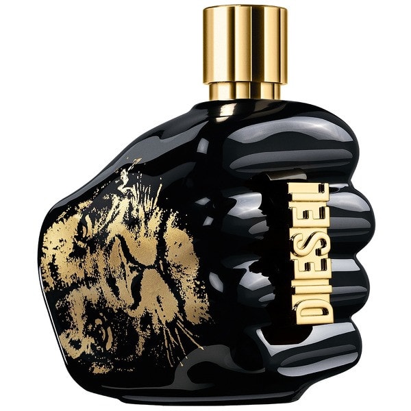  Diesel Spirit of the Brave 125ml RRP £63.00 Our Price £52.95  Spirit of the Brave launched in May 2019 and has an interesting story behind its conception. Created to commemorate the 10 year anniversary of Diesel’s Only the Brave , every aspect of this bottle, from scent to design, was undertaken in collaboration with Neymar Jr, a football player who (brace yourself for a fun dad fact) in 2017, made his way into the record books as the most expensive football transfer in history. Classified as a Fougère fragrance (meaning Fern in French) Spirit of the Brave packs a distinctively sharp woody punch. This fragrance is bold, confident and for those who feel the fear but harness it to overcome all their challenges! We recommend this fragrance for a cool dad or football fan - who will be impressed that the bottle features a replica of Neymar Jr’s Lion tattoo. 
