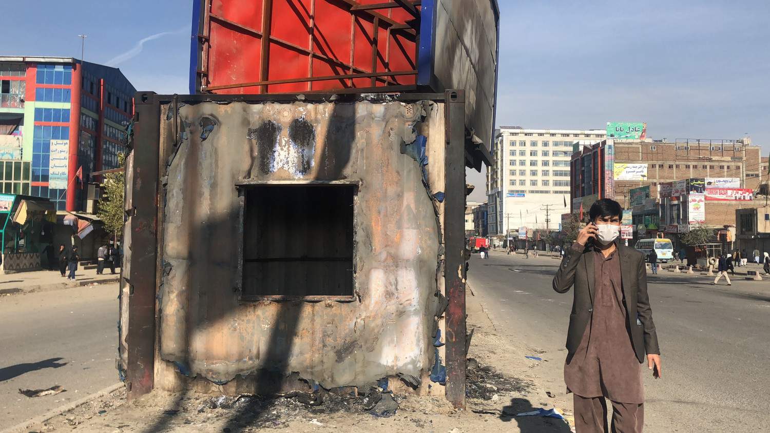 تظاهرات برای رهایی علی پور به روایت تصاویر Sputnik Afghanistan