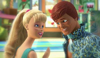 Barbie hizo su debut con un pequeño papel en Toy Story 2, en la 3era entrega conoce a Ken y juntos se roban el show.