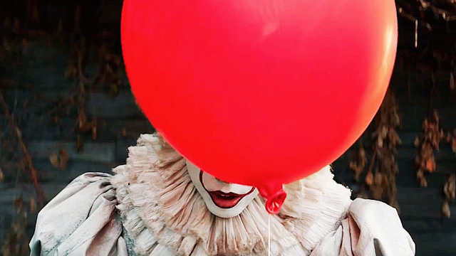 Alcuni dei nomi che suonavano candidati forti per dare vita a Pennywise erano Johnny Depp, Tilda Swinton, Richard Armitage, Tom Hiddleston, Jackie Earle Haley, Jim Carrey, Kirk Acevedo, Willem Dafoe, Paul Giamatti, Hugo Weaving, Doug Jones e Channing Tatum.
