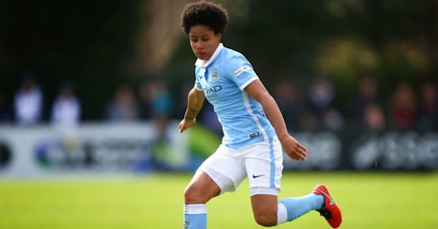 El plantel con el que cuentan hoy es uno equilibrado que tiene sus figuras, pero que todas mantienen la sobriedad de superestrellas. Por ejemplo la delantera de 29 años Nadia Nadim, quién consiguió ganarse un nombre en el mundo del fútbol femenino mundial luego de su gran campaña en la Eurocopa del 2017. Además de tener una delantera temible, está Jill Scott quien es la que maneja todos los hilos del mediocampo, una jugadora todo terreno que siempre tiene una jugada clara.