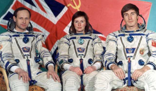 Anatoly Artsebarsky, Helen Sharman y Serguéi Krikalev, año 1991.