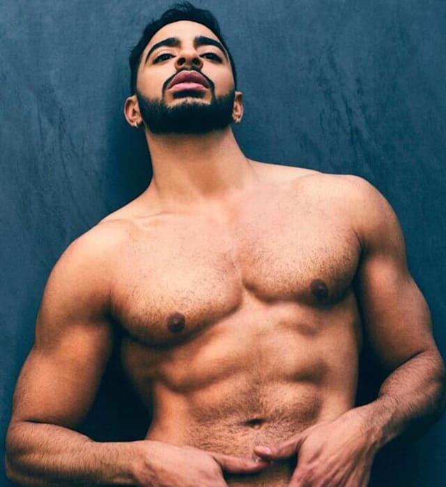 Modelo dominicano. Debutó en 2014 cuando participó en una campaña de la marca ropa Barney's New York, esta campaña mostraba la historia de 17 personas transgénero. A raí­z de esto, comenzó a destacar y a hacerse mundialmente famoso.