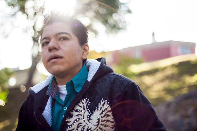 Activista mexicano. Izaack es un activista por los derechos de la comunidad trans en México. Después de su transición, creó la organización Impulso Trans, una especie de oasis que brinda apoyo a personas trans de Jalisco que necesitan acompañamiento o hasta un lugar para quedarse tras el abandono de sus familias.