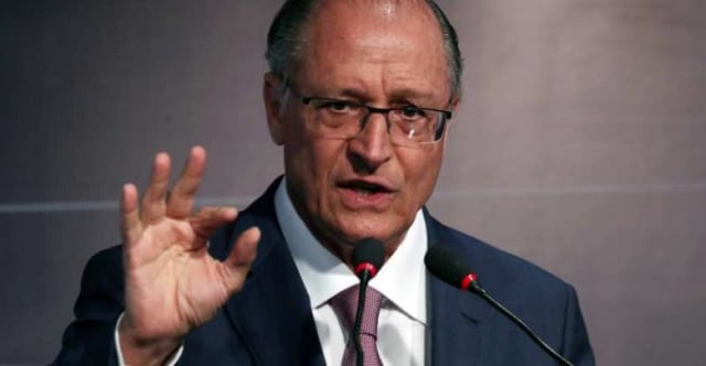 Ex gobernador de Sao Paulo, también fue alcalde y diputado en la nación suramericana. Alckmin ha logrado articular el mayor frente de alianzas al atraer a varios partidos del centro, pero su candidatura no ha calado entre los electores brasileños.