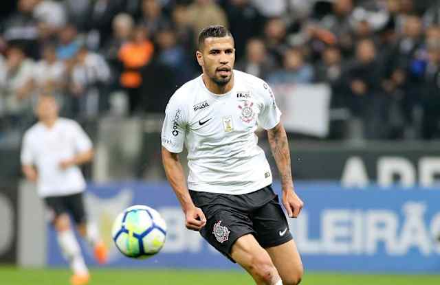 Contratado pelo Corinthians para ser o substituto de Jô, que havia sido artilheiro do Timão e Craque do Campeonato Brasileiro em 2017, Jonathas não conseguiu corresponder as expectativas quando teve oportunidade. Além disso, o jogador passou muito tempo no departamento médico. Em 2018 foram apenas nove jogos e um gol marcado.
