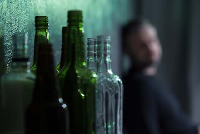 El abuso del alcohol es un factor causal en más de 200 enfermedades y trastornos.-