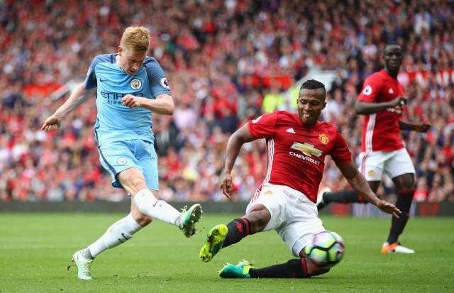 Kemenangan dominan dengan skor 2-1 atas Manchester United pada September 2016 ini adalah kesan pertama dari apa yang bisa dilakukan Josep Guardiola bersama Manchester City. Dua gol City dicetak Kevin De Bruyne dan Kelechi Iheanacho.