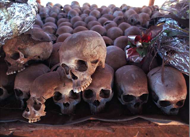 Calaveras de las vÃctimas de la masacre de Ruanda