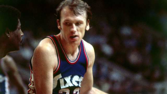 El 'Kangaroo Kid' que ganó un campeonato con los Philadelphia 76ers al lado de figuras como Wilt Chamberlain o Hal Greer. A pesar de ser alero y medir 1,96 metros, destacaba por su enorme capacidad para rebotear.