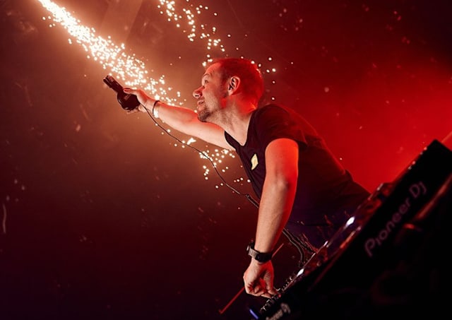 Armin Van Buuren encabeza A State of Trance México 2019 , el evento de música trance más icónico del mundo, donde presentará su tema "Lifting You Higher". ¡Pocos boletos! PARQUE BICENTENARIO, 18:00 HORAS. MIL 265 PESOS EN TICKETMASTER.