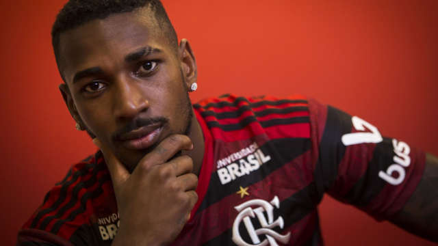 Chamado de coringa por Jorge Jesus, Gerson chegou da Itália e já é dono do meio-campo do Flamengo. Seu nome está cogitado para a seleção principal e também para a olímpica.