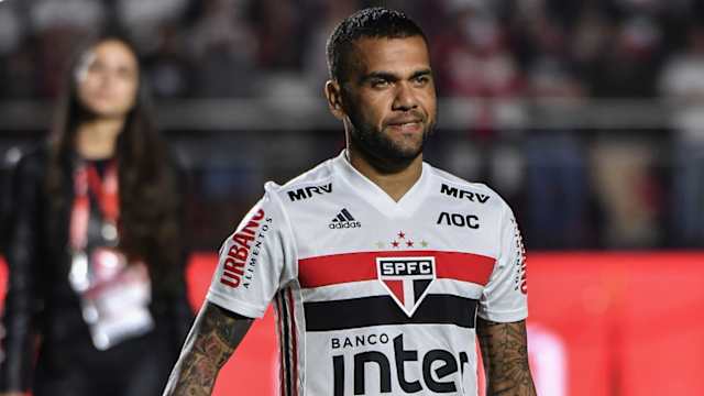 Daniel Alves é o cara de confiança de Tite. O lateral do São Paulo esteve presente na última lista e nesta não deve ser diferente.